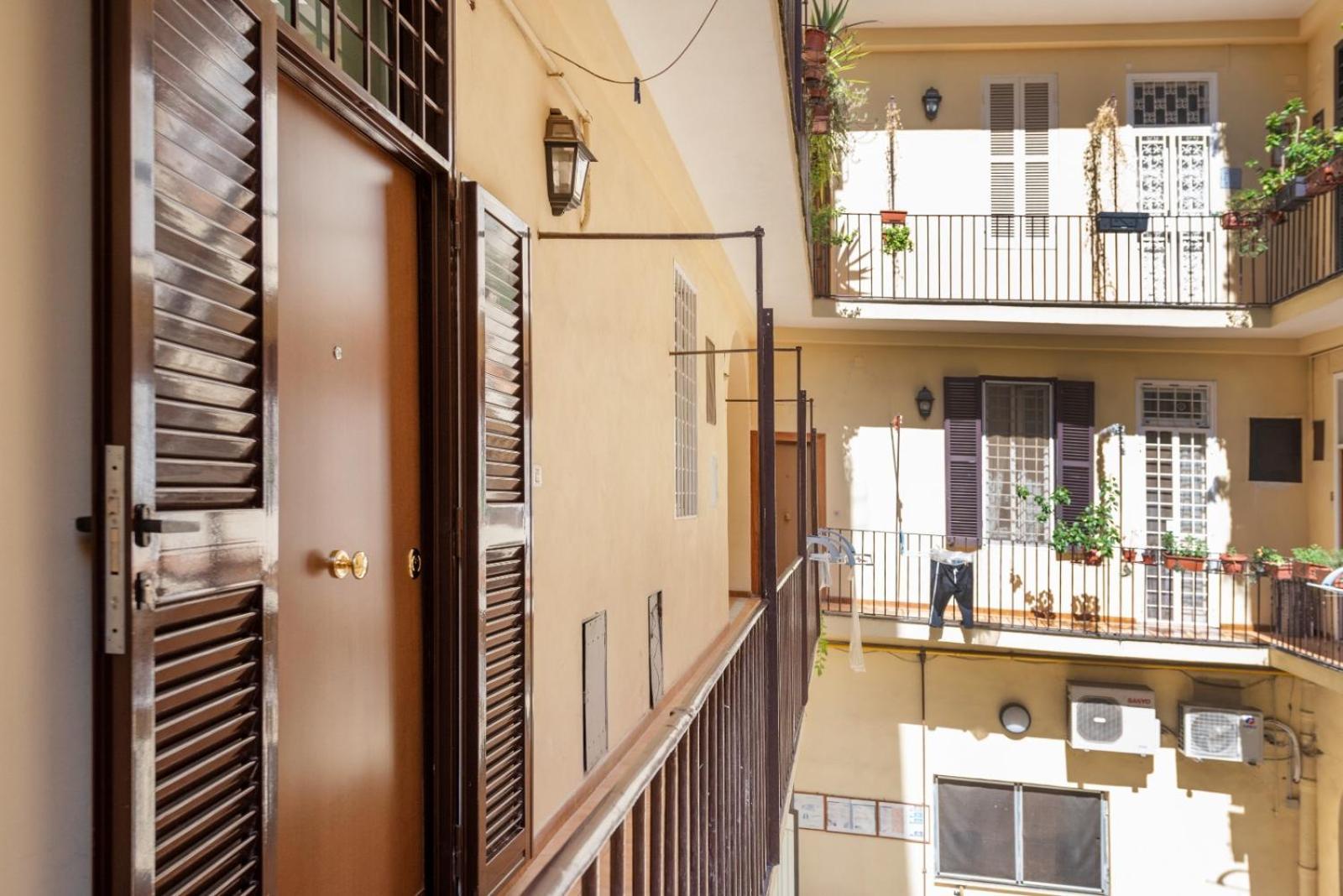 Retro Flat Termini Apartment โรม ภายนอก รูปภาพ